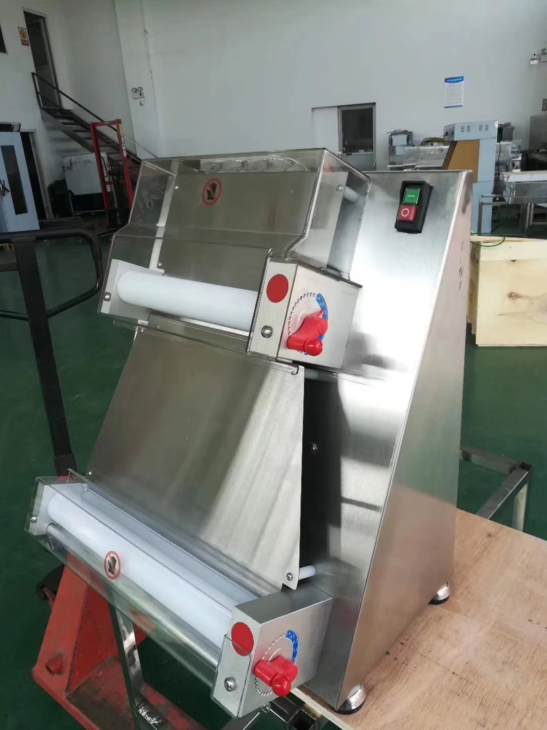 Máquina prensadora de pizza con rodillo de masa para pizza
